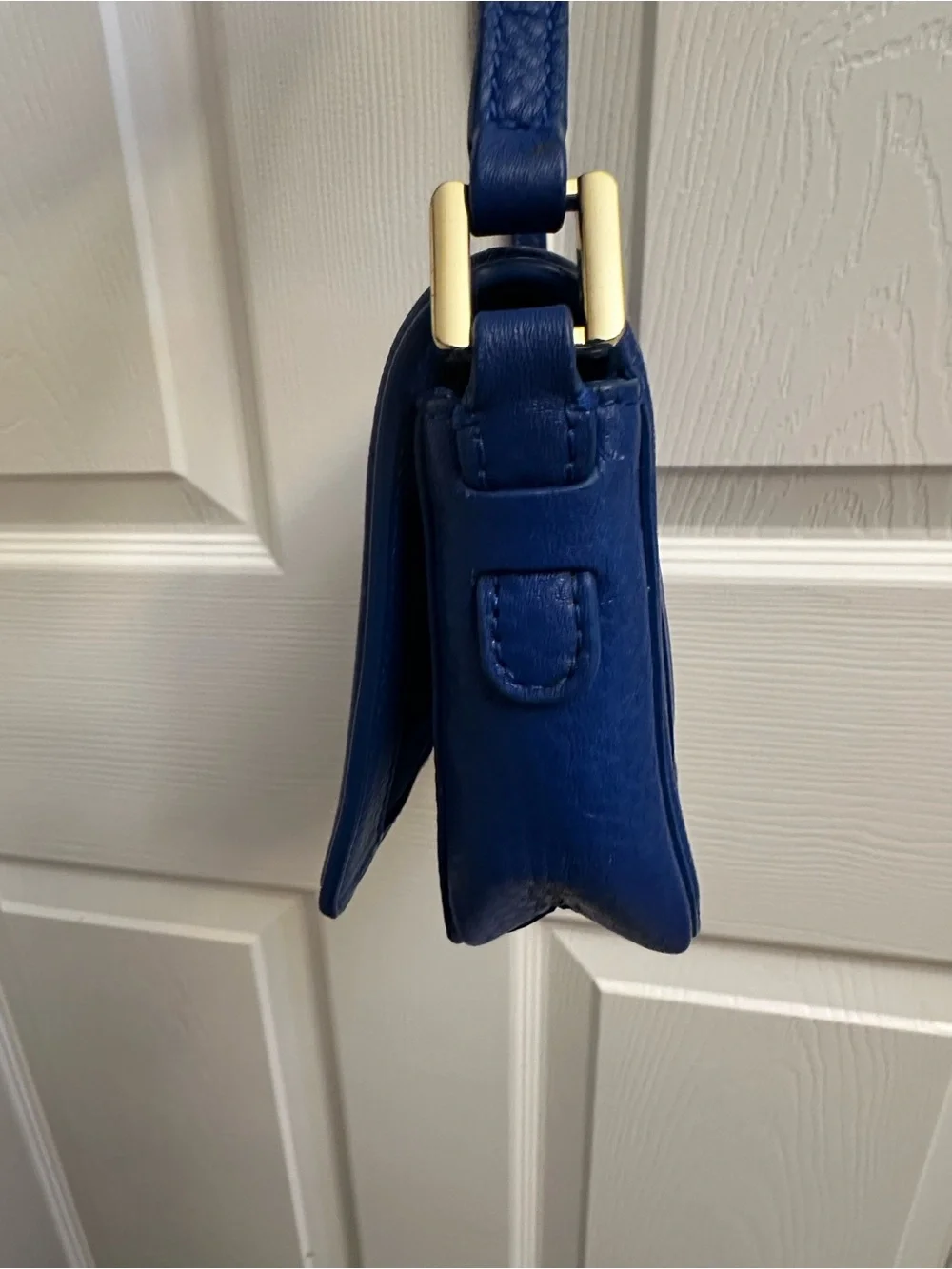 Tory Burch EUC Cobalt Pebbled Leather Crossbody with Gold Logo
